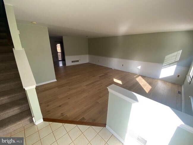 Building Photo - 527 Pickering Station Dr