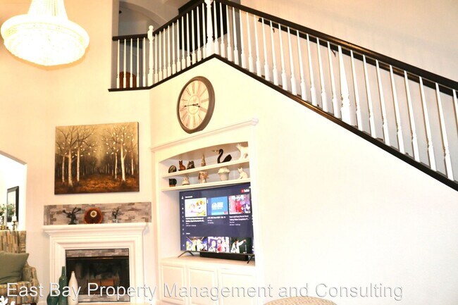 Building Photo - 4 br, 2.5 bath House - 6832 Tiffany Cmn.