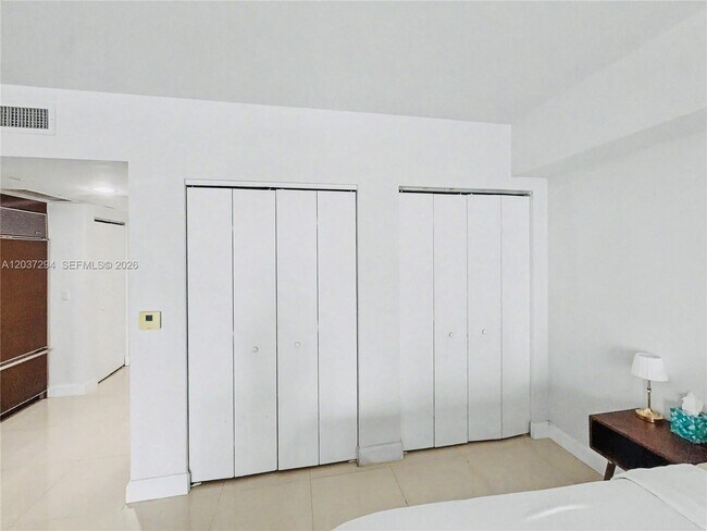 Building Photo - 475 Brickell Ave