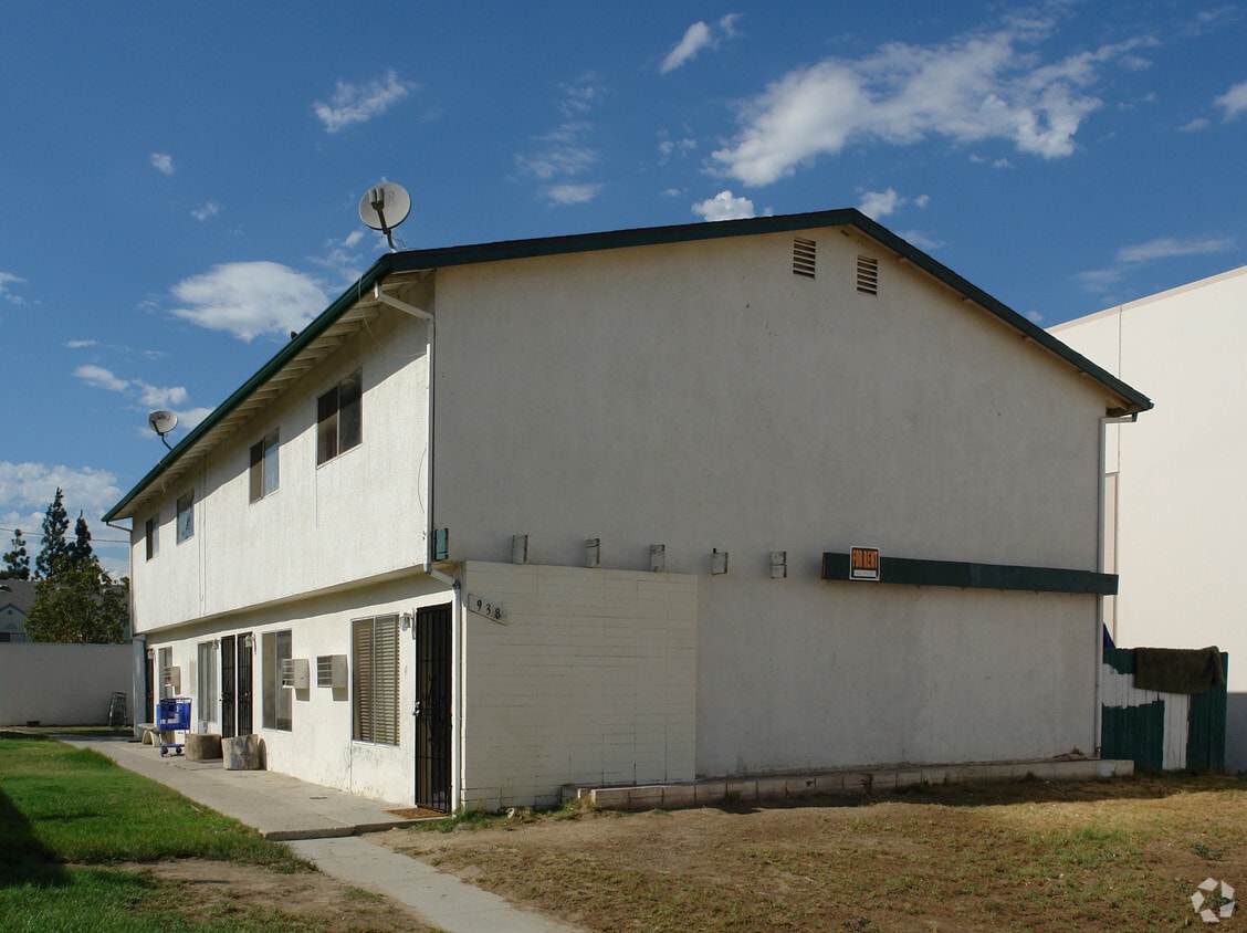 Building Photo - 938 Mesa Verde Ave