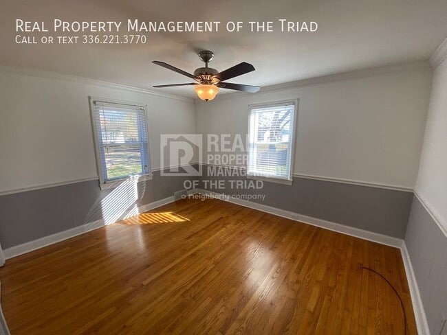 Building Photo - Spacious Ranch 3BR/2BA home w/HUGE Detache...