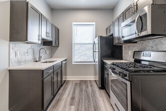 Building Photo - 806 N 41st St