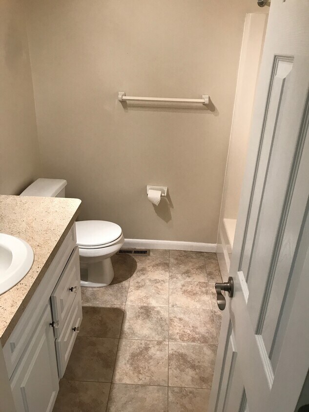 Primary Photo - 1454 Hilltop Dr