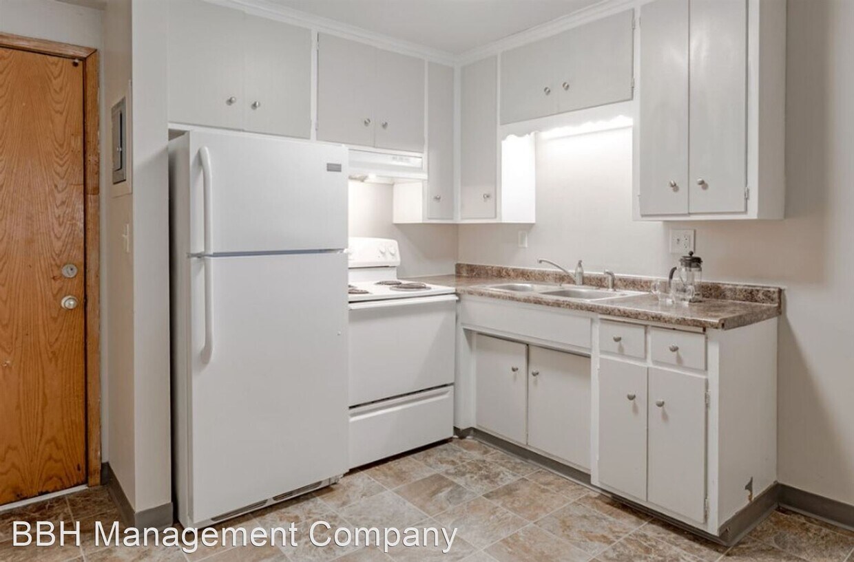 Primary Photo - 1 br, 1 bath Apartment - 1 & Bedrooms Walk...