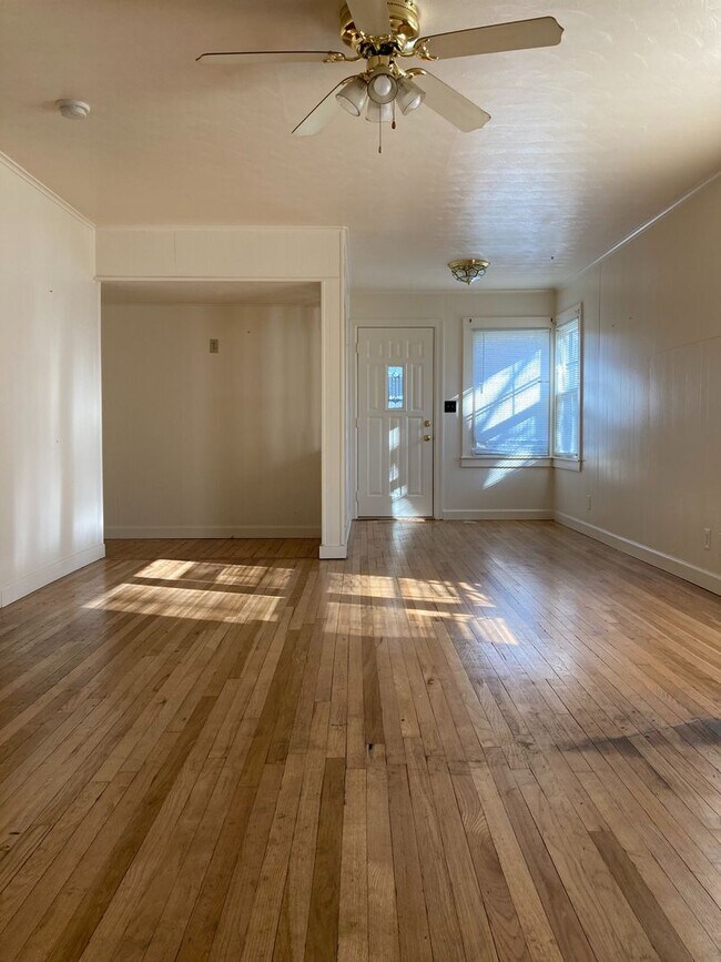 Building Photo - LEASING