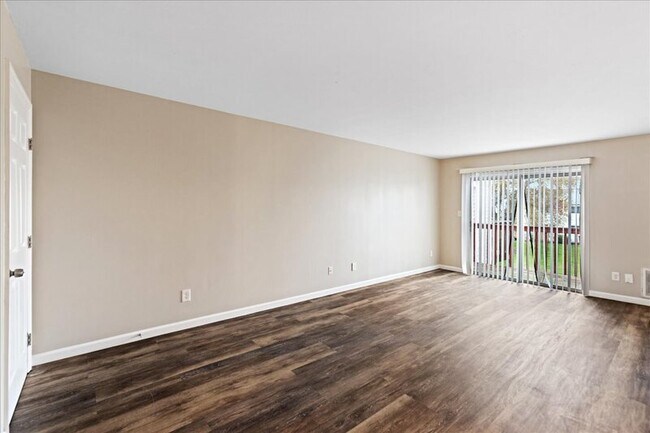 Foto del edificio - 909 Woodchip Rd