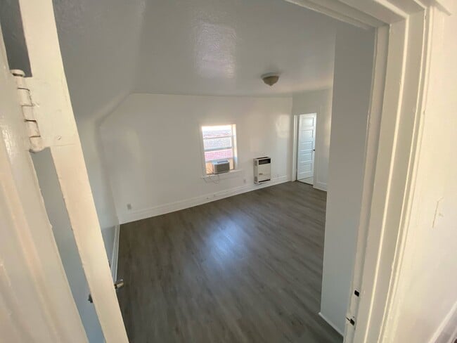 bedroom/main room - 4510 N Figueroa St