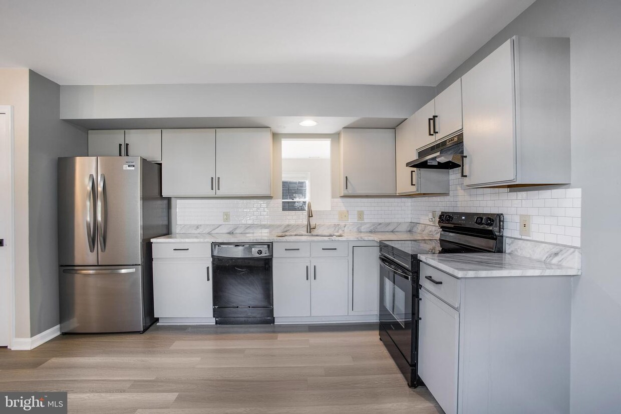 Foto principal - 4921 Bonniewood Dr