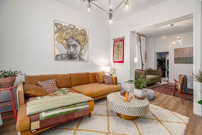 Building Photo - FURNISHED - 3 bed 2 bath Denver Home!