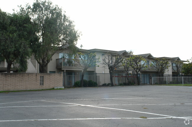 Building Photo - Salinas Pointe Apartments