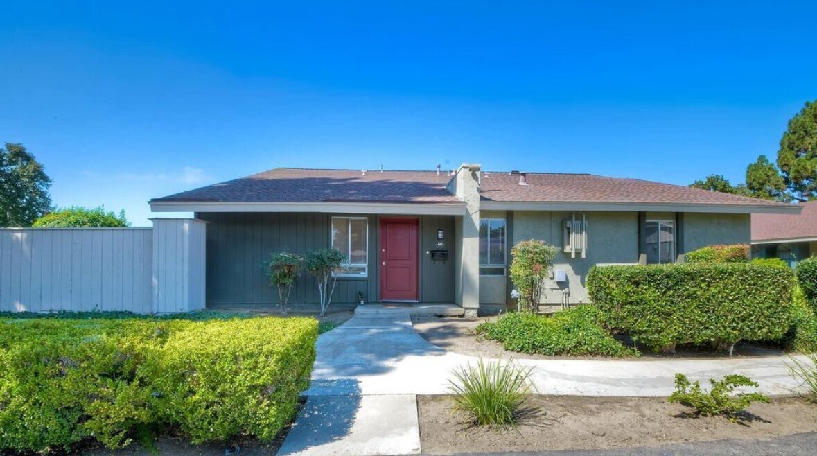 Foto principal - 440 Parkside Dr