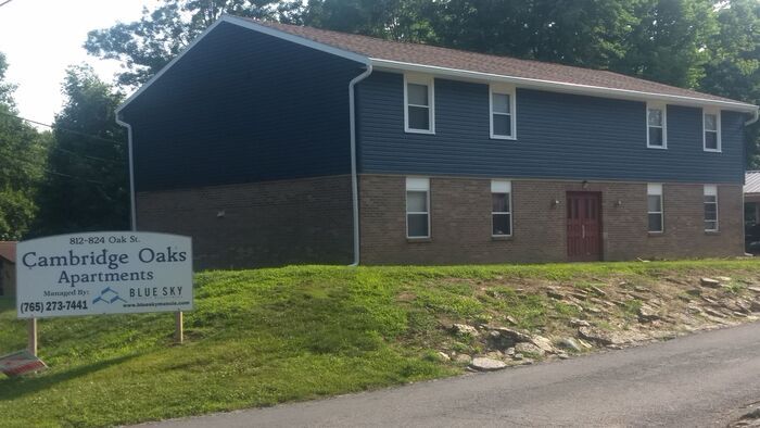 Primary Photo - Large 2 bedroom apartment with central air.