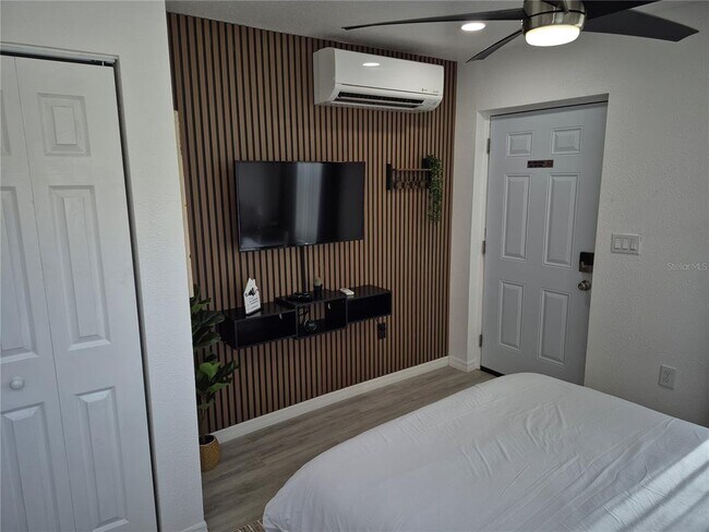 Foto del edificio - 7709 W Hanna Ave