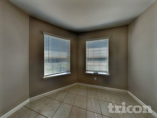 Building Photo - 417 Palomino Stand Dr