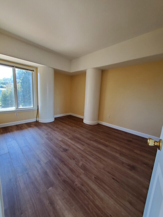 Building Photo - 468 Arlington Ave
