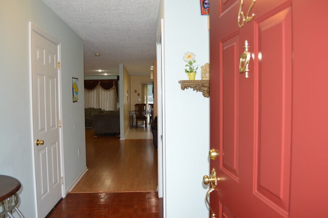Building Photo - 62 Sapphire Ln