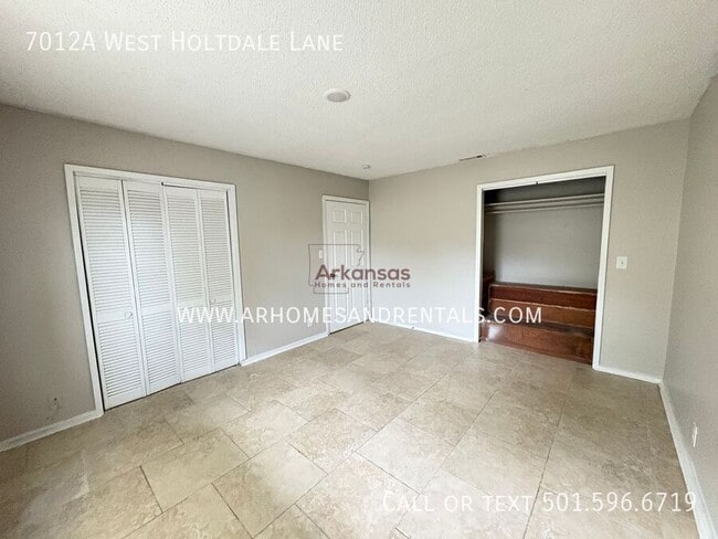 Foto del edificio - 7012A West Holtdale Lane-