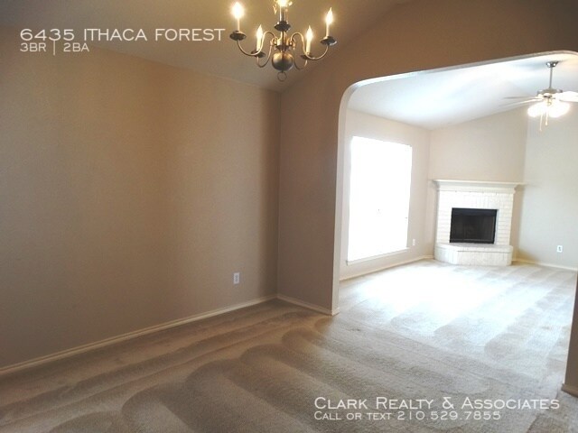 Foto del edificio - 6435 Ithaca Forest, San Antonio, TX. 78239