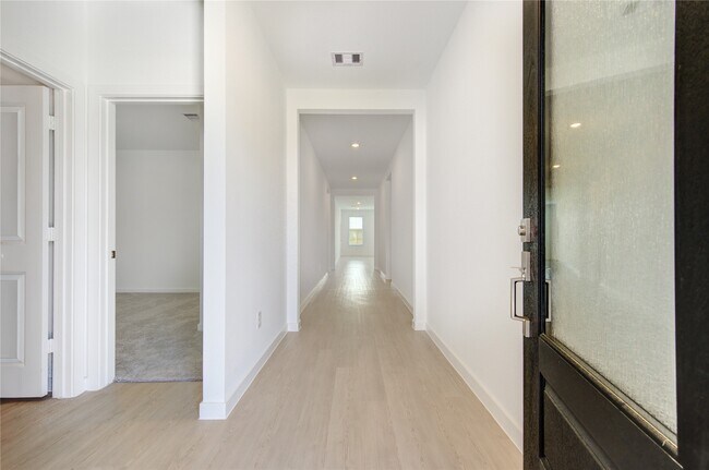Foto del edificio - 16222 Chestnut Hvn Ln