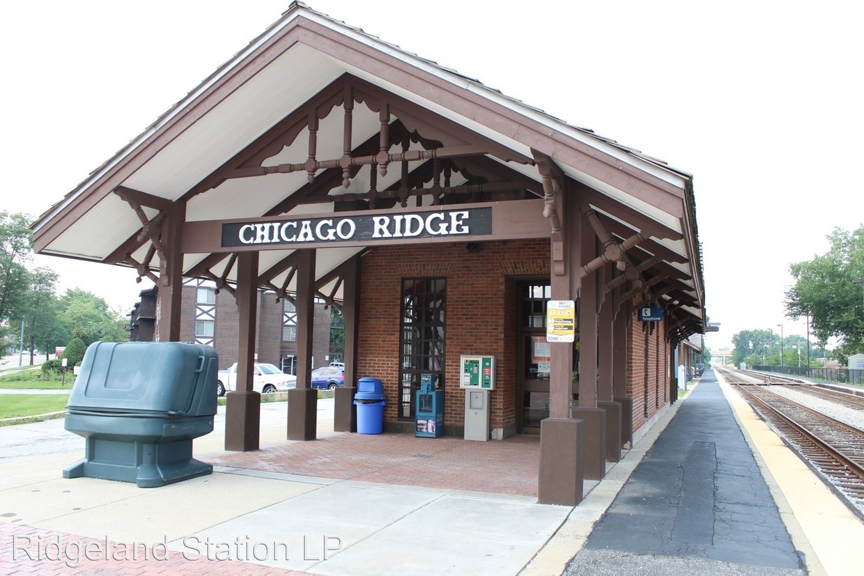 Primary Photo - 10370 S Ridgeland Ave