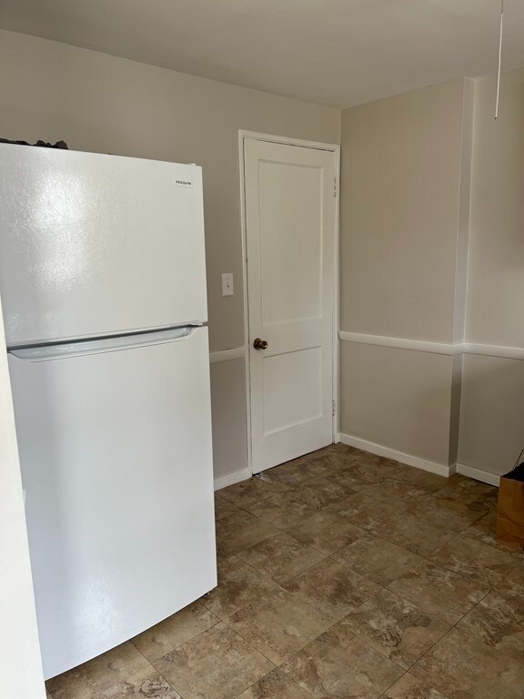 Building Photo - 23 Keyes St