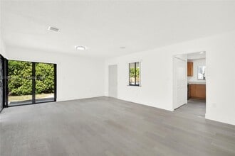 Building Photo - 1226 SW 76th Ct