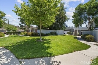 Building Photo - 28121 Robin Ave