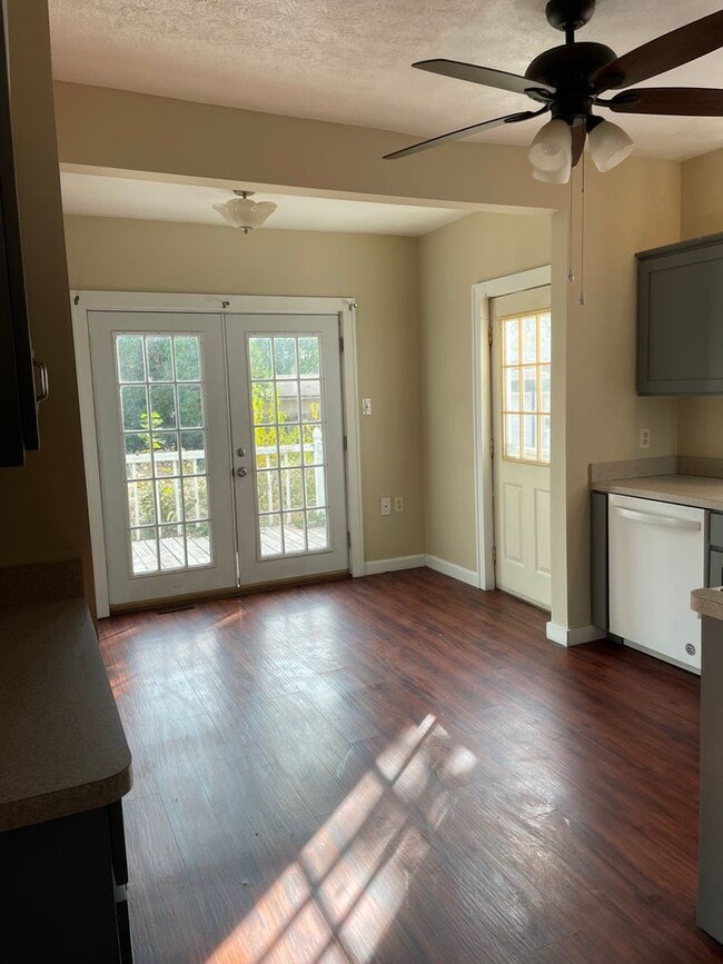 Building Photo - 3 Bedroom- Linwood Ave Nw  Canton 44708- H...