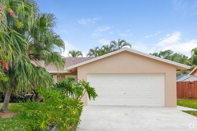 Building Photo - 246 Las Palmas St
