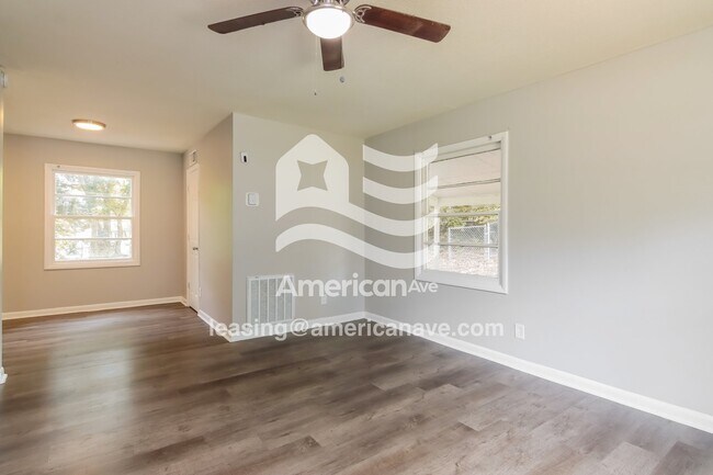 Building Photo - 4805 Josephine St