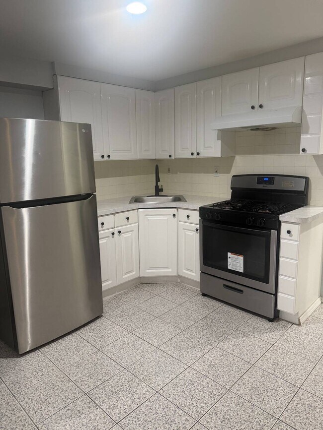 Building Photo - 132-11-132-11 11th Ave