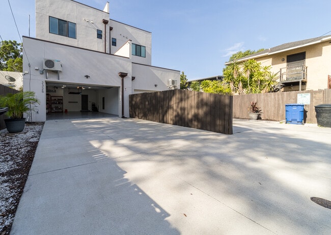 Foto del edificio - 2325 1st Ave S