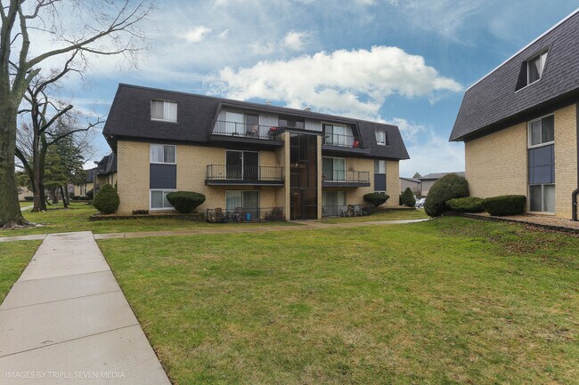 Exterior - 11112 S 84th Ave