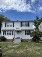 Building Photo - 21 Mettler St