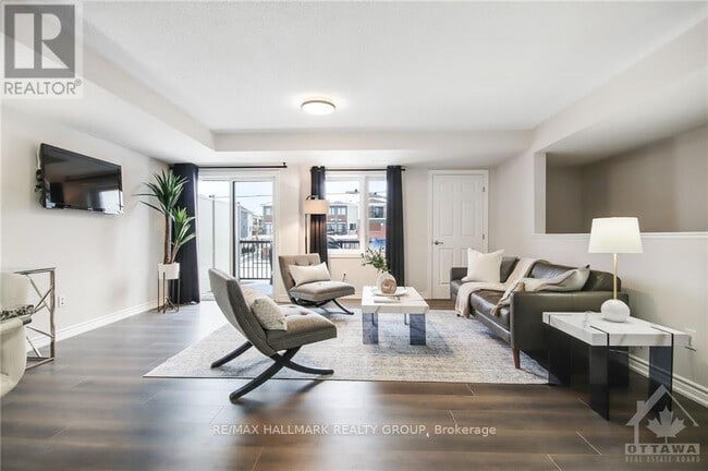 Building Photo - 298 Zenith Private