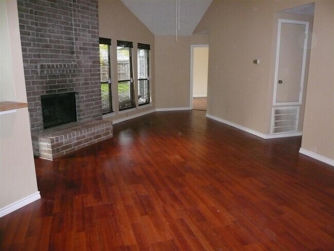 Foto del edificio - 21603 Meadowhill Dr