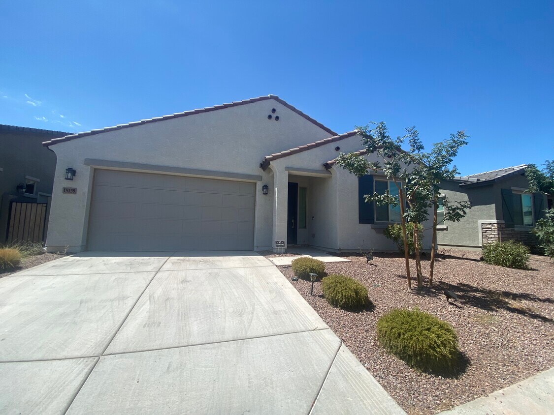 Primary Photo - 15139 W Desert Bloom St