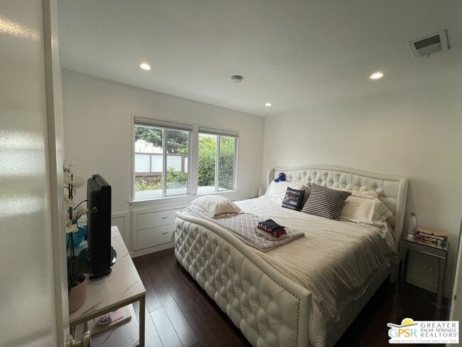 Building Photo - 2620 21st St