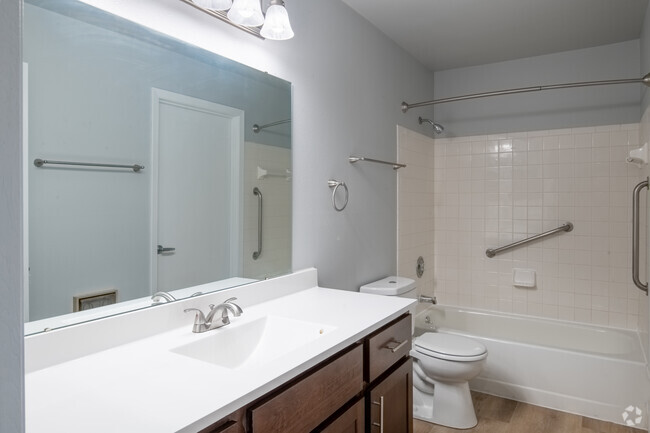 2BR, 2BA - 1092SF - Yahara Landing Apartments