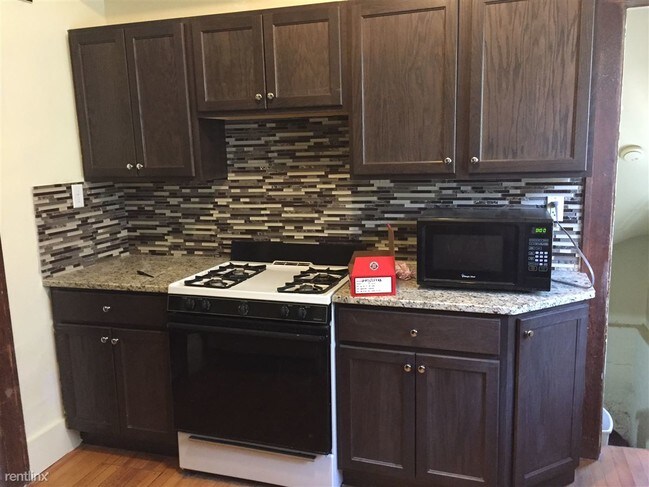 Foto del edificio - 6 br, 2 bath House - 909 Dewey Ave 909 Dewey