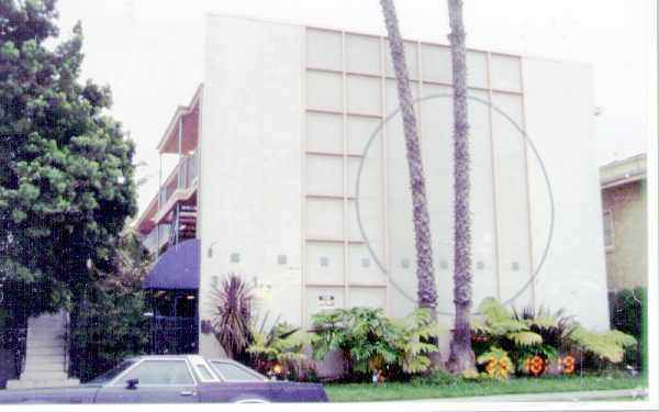 Building Photo - 321 Cherry Ave