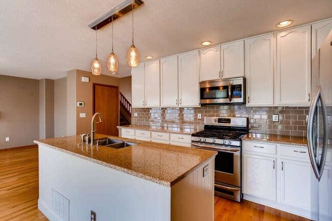 Building Photo - 1247 Monarch Dr