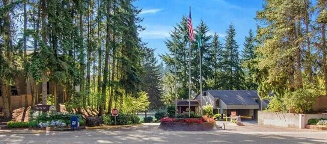 Building Photo - 13957 NE 60th Way