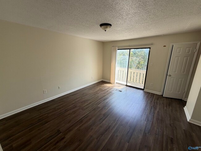 Foto del edificio - 4931 Cotton Row NW