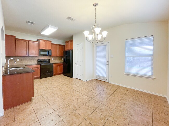 Building Photo - 6632 Burling St