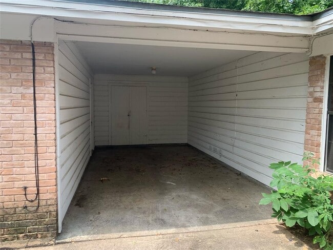 Foto del edificio - 1900 Fairlawn Ln