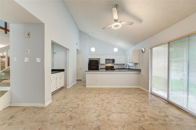 Foto del edificio - 2818 Crest Park Dr
