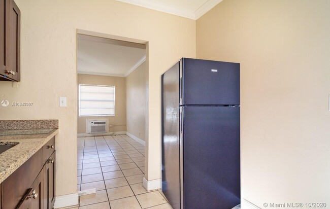 Foto del edificio - 724 NW 14th Terrace
