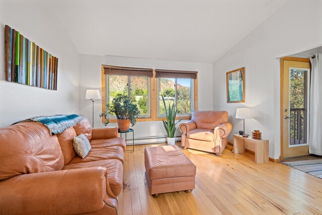 Foto del edificio - 3010 Hager Ln