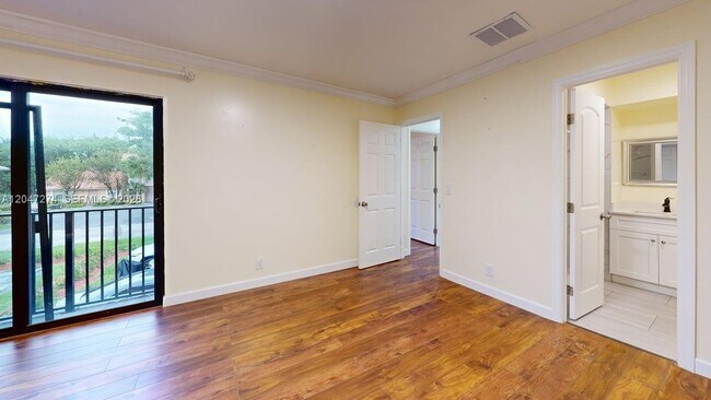 Foto del edificio - 4206 NW 114th Terrace
